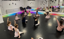 MOVING ARTS Company