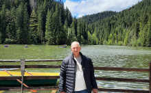 Avi Chris Travel